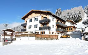 Hotel Gasthof Bergblick Berwang Exterior photo