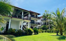 Ashansa Lagoon Resort Tangalle Exterior photo