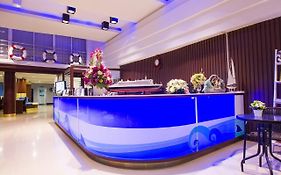 Bed By Cruise Hotel At Samakkhi-Tivanont Nonthaburi Exterior photo