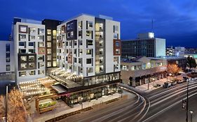 Hotel Moxy Denver Cherry Creek Exterior photo