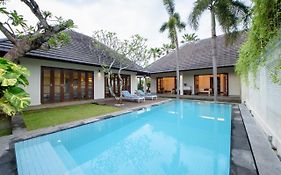 Nunia Boutique Villa Seminyak Exterior photo