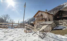 Alpe Rebelle Bed and Breakfast Bionaz Exterior photo