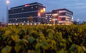 Hotel Ibis Duesseldorf Airport Exterior photo