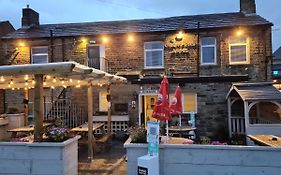 Hotel Croppers Arms Huddersfield Exterior photo