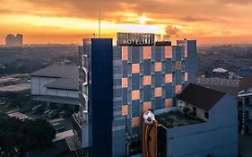 Hotel 88 Bekasi By Wh Exterior photo