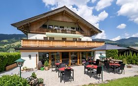 Hotel Haus Tirol Brixen im Thale Exterior photo