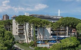 Hotel Meridianus Lignano Sabbiadoro Exterior photo