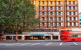 Hotel Hilton London Olympia Exterior photo