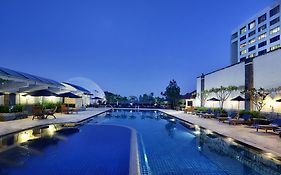 Hotel Aryaduta Bandung Exterior photo