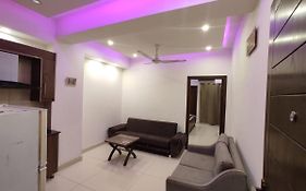 Apartamento New & Elegant 1Br Flat For Families,Tourists,4K Netflix,Wifi,E11 Markaz Islamabad Exterior photo