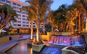 Long Beach Marriott Hotel Exterior photo