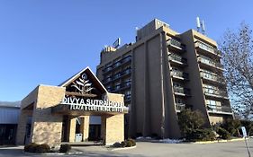 Hotel Riviera Plaza&Conference Centre, Vernon, BC Exterior photo