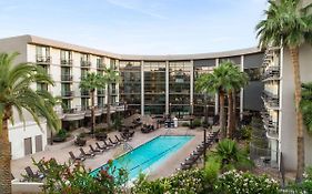 Embassy Suites By Hilton Phoenix Biltmore Exterior photo