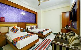 Hotel Star Paradise Nueva Delhi Exterior photo