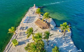 Blackfin Resort And Marina Marathon Exterior photo