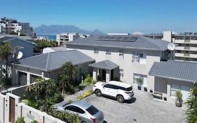Bentley'S Guesthouse Bloubergstrand Exterior photo