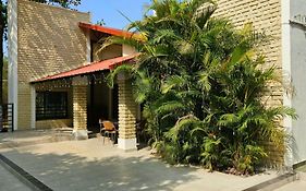 Hotel Tiki Farms Karjat Exterior photo