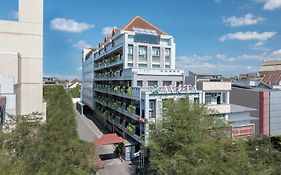 Aveta Hotel Malioboro Yogyakarta Exterior photo