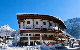 Hotel Des Alpes Selva di Val Gardena Exterior photo