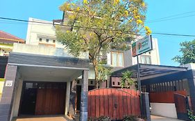 Homestay Jogja Dekat Malioboro By Simply Homy Yogyakarta Exterior photo