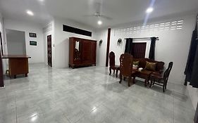 Apartamento The Picnic House Battambang Exterior photo