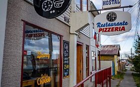 Hostal Alcázar Albergue Puerto Natales Exterior photo