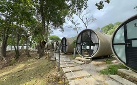 Hotel The Culvert Kuching Exterior photo