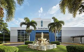 Doubletree By Hilton Managua Hotel Exterior photo
