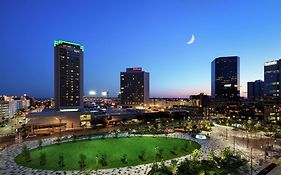 Hotel Hilton St. Louis At The Ballpark Exterior photo