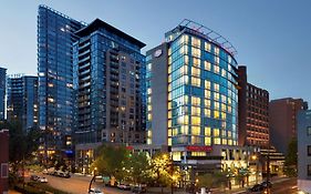 Hampton Inn & Suites, By Hilton - Vancouver Downtown Exterior photo