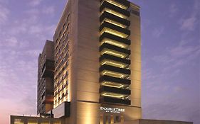 Hotel Doubletree By Hilton Gurgaon New Delhi Ncr Exterior photo