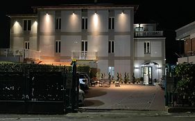 Hotel La Quercia Mozzo Exterior photo