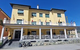 Hotel Dora Levanto Exterior photo