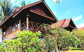 Bamboo House Hotel Khao Sok National Park Exterior photo