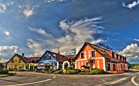 Hotel Elzet Tábor Exterior photo