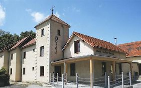 Hotel La Tour Des Lys Maubeuge Exterior photo