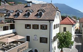 Hotel Greif Malles Venosta Exterior photo