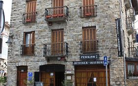 Hotel Pensión Lagunak Zarautz Exterior photo