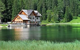 Rifugio Lago Nambino Bed and Breakfast Madonna Exterior photo