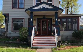 Blue Gables Bed And Breakfast Niagara Falls Exterior photo