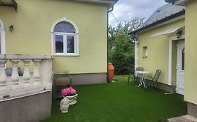 Small House In Green Area Budapest Exterior photo