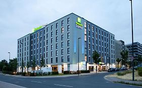 Holiday Inn Express - Düsseldorf Airport Exterior photo