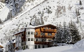 Hotel Almhof-Reithof Pitztal Sankt Leonhard im Pitztal Exterior photo