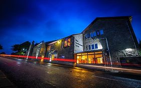 The Saddleworth Hotel Diggle Exterior photo