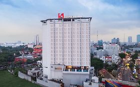 Swiss-Belinn Tunjungan Surabaya Exterior photo