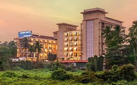 Hotel Golden Tulip Candolim, Goa Exterior photo