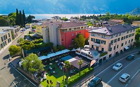 Hotel Aurora Torbole Torbole Sul Garda Exterior photo