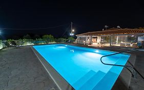 Spedion Villa - Near To Sea Villas With Heated Swimming Pool Githio Exterior photo