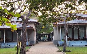 Nagenahira Beach Villa Nilaveli Exterior photo