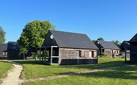 Les Lodges De Sainte-Suzanne Exterior photo